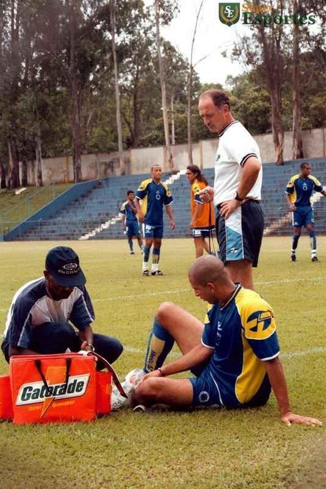 Imagens da Toca da Raposa I em 2000, ano da chegada do tcnico Luiz Felipe Scolari