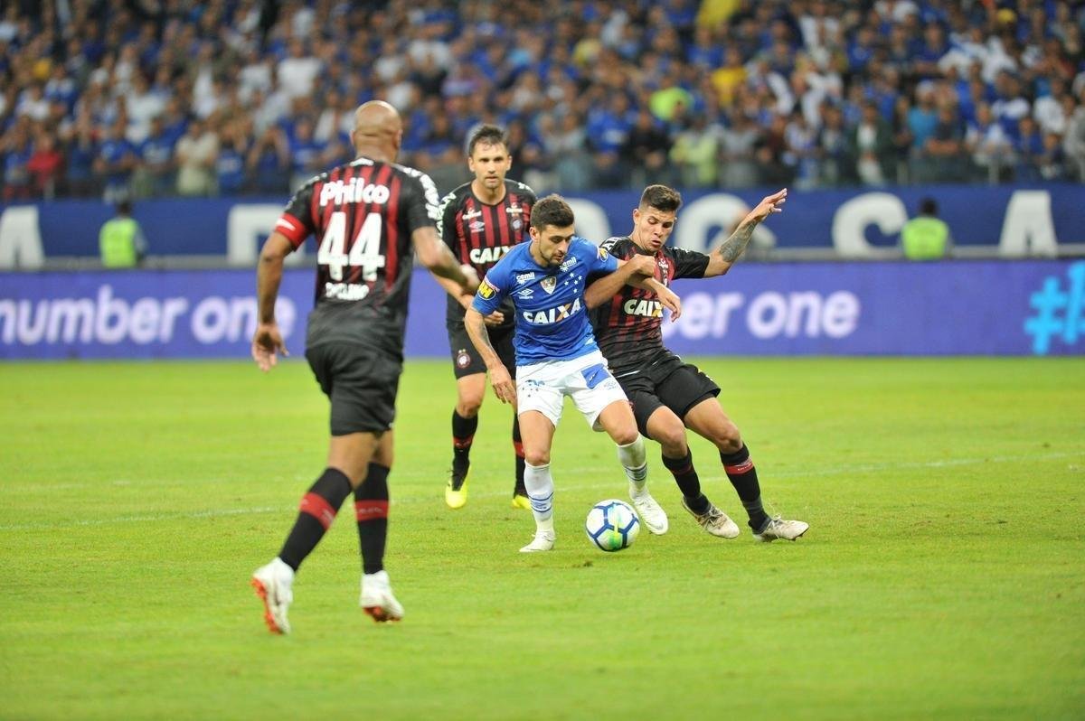 Cruzeiro conseguiu marcar no segundo tempo, com Arrascaeta, mas sofreu empate no fim com Bergson