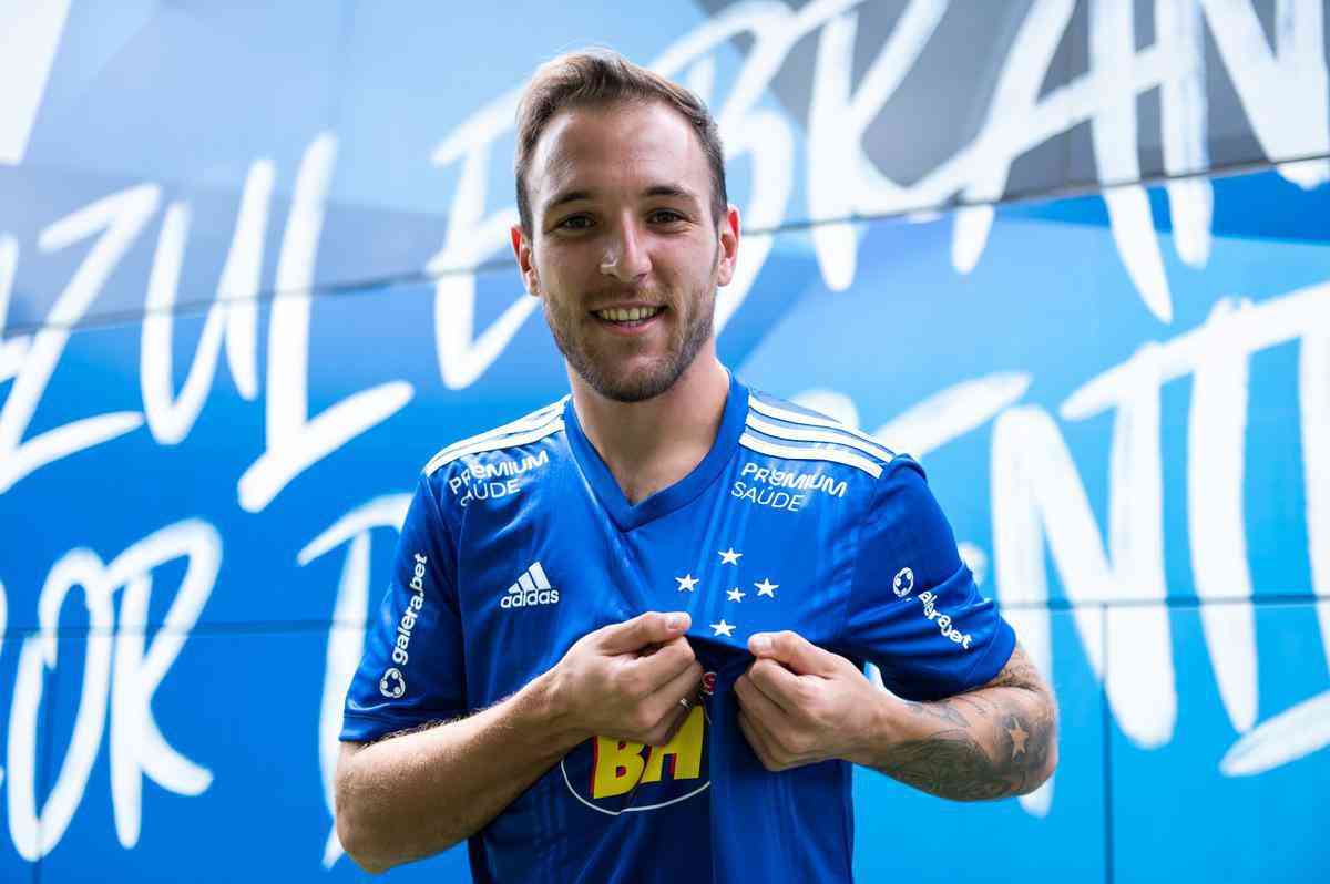 Bruno Jos ainda no estreou pelo Cruzeiro, mas tambm disputa uma vaga como extremo. Ex-Internacional, ele se destacou com a camisa do Brasil de Pelotas na ltima Srie B.
