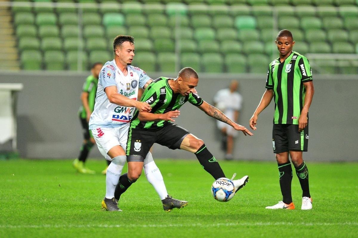 Fotos do jogo entre Amrica x Operrio