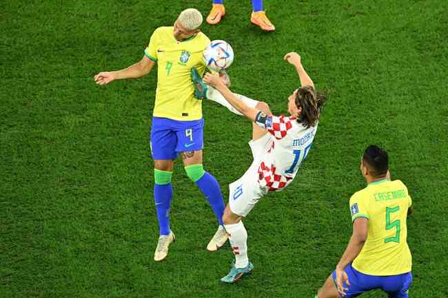 Brasil joga mal, perde nos pênaltis para a Croácia e está fora da Copa do  Mundo