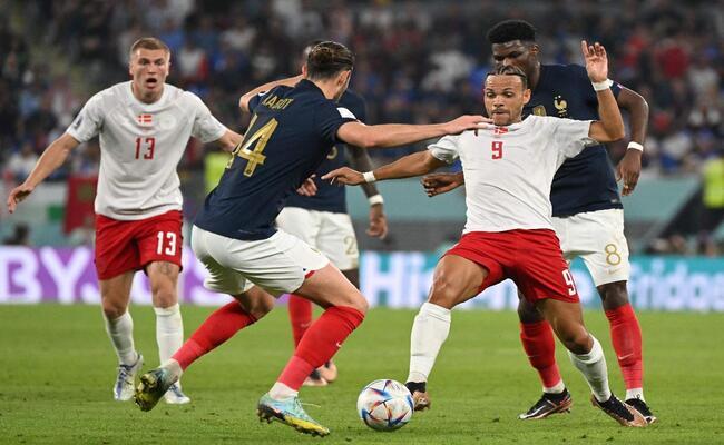 França e Dinamarca vivem situações distintas no Grupo D, enquanto a primeira já garantiu sua vaga nas oitavas de final, a segunda precisa brigar para continuar na Copa do Mundo
