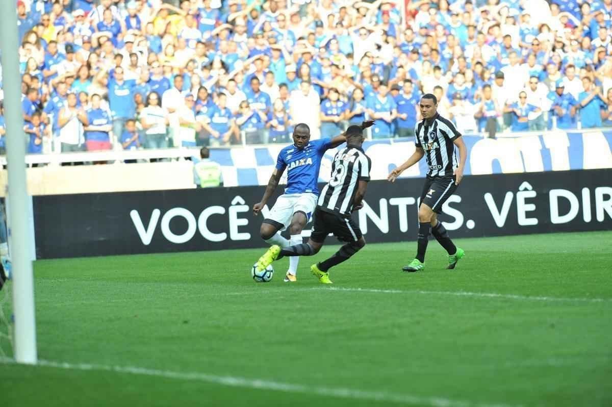 Imagens do jogo entre Cruzeiro e Botafogo, pela 19 rodada do Brasileiro, no Mineiro