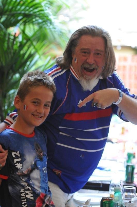 Franceses foram  loucura, em BH, com bicampeonato mundial da seleo na Rssia