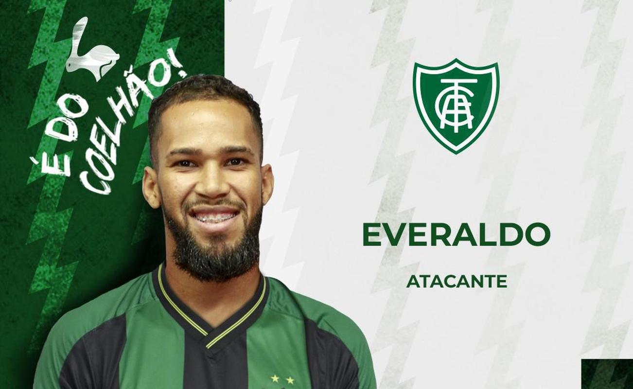 O atacante Everaldo acertou com o Amrica por emprstimo de uma temporada com passe fixado para compra. O jogador pertence ao Corinthians.