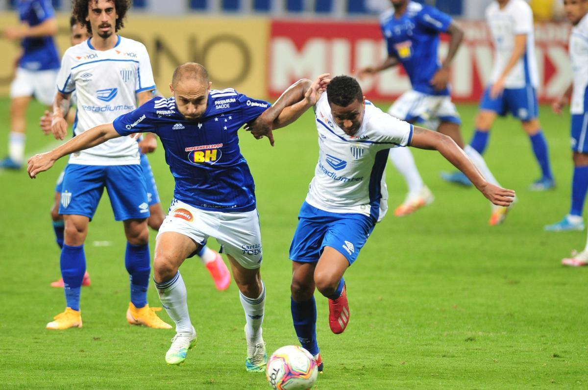 Fotos da derrota do Cruzeiro para o Ava, por 1 a 0, no Mineiro, pela 11 rodada da Srie B do Brasileiro