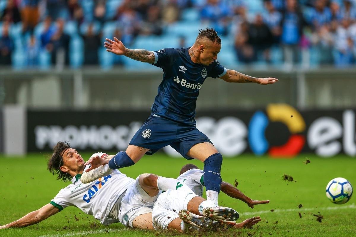 Amrica lutou muito, mas foi derrotado pelo Grmio por 1 a 0, em Porto Alegre 