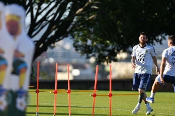 Na Toca II, Seleo Argentina fechou preparao para duelo com o Brasil