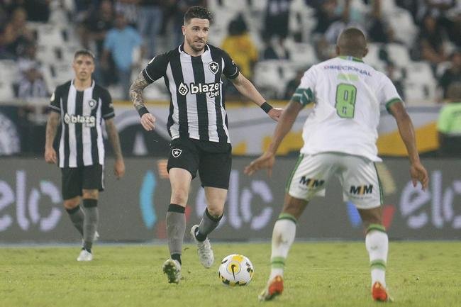 Fotos da partida entre Botafogo e Amrica, pelo duelo de volta das oitavas de final da Copa do Brasil. Jogo foi realizado nesta quinta-feira (14), no estdio Nilton Santos, na cidade do Rio de Janeiro.