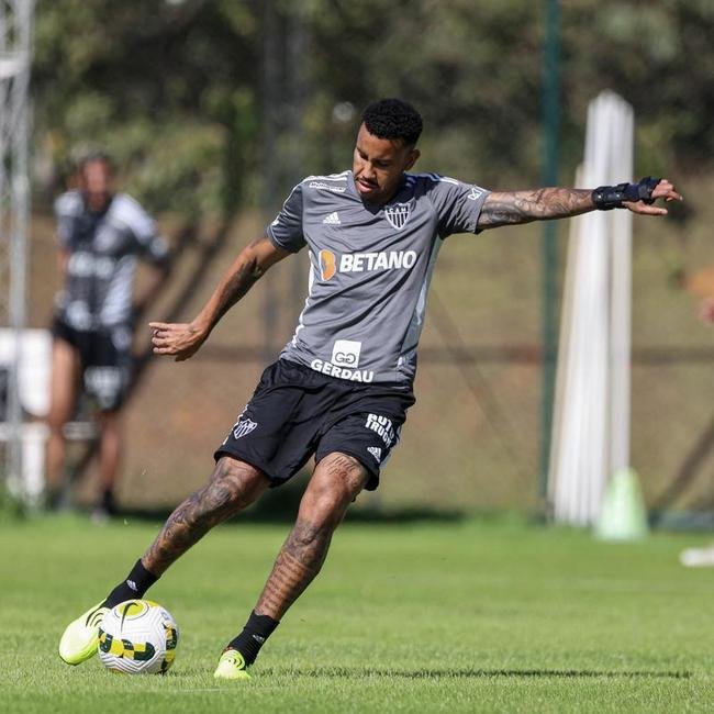 Fotos do treino do Atl�tico na Cidade do Galo nesta quinta-feira (7). Jair fez atividades com bola, mas pouco contato, enquanto Keno fez trabalhos leves com bola e corridas em campo.