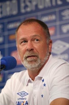 Mano Menezes celebrou retorno ao Cruzeiro e traou planos para reao do clube no Brasileiro