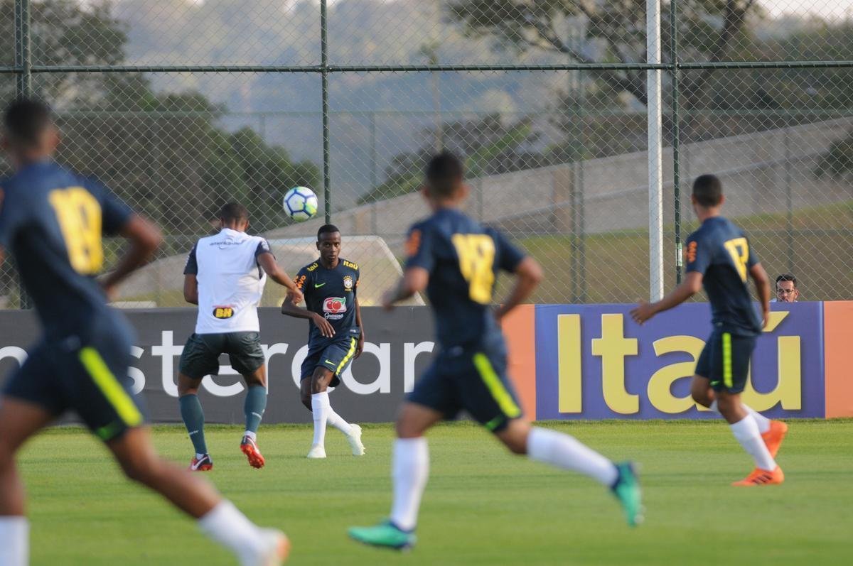 Atltico colocou alguns reforos em campo e derrotou a Seleo Brasileira Sub-20 por 5 a 3 com gols de Ricardo Oliveira (2), Denlson, Terans e Erik. Jhonny Lucas, Alerrandro e Alan descontaram.