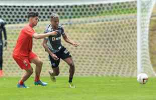 No primeiro jogo-treino, Atltico empatou com o Villa Nova por 1 a 1. Hulk marcou pelo Galo.