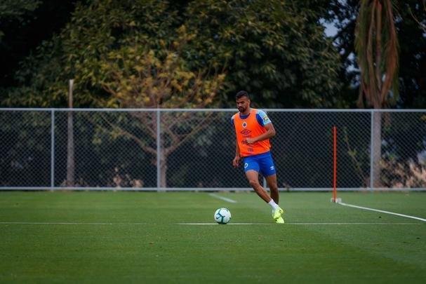 Treino do Cruzeiro nesta segunda-feira, na Toca da Raposa II. Time de Rogrio Ceni enfrenta o Cear na quarta-feira, s 19h30, no Castelo, em Fortaleza, pela 21 rodada do Campeonato Brasileiro