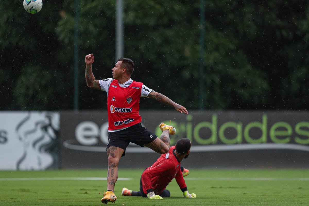 Fotos do primeiro treino de Hulk no Atlitco