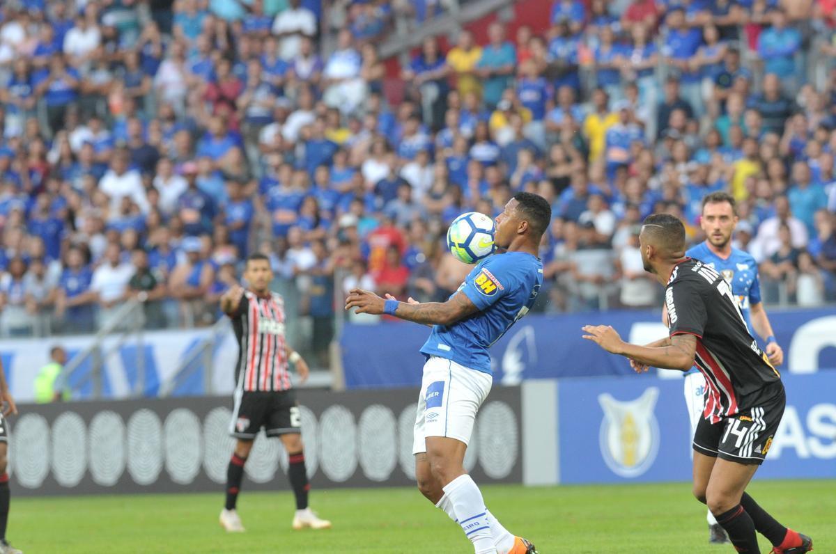 Fotos do jogo entre Cruzeiro e So Paulo