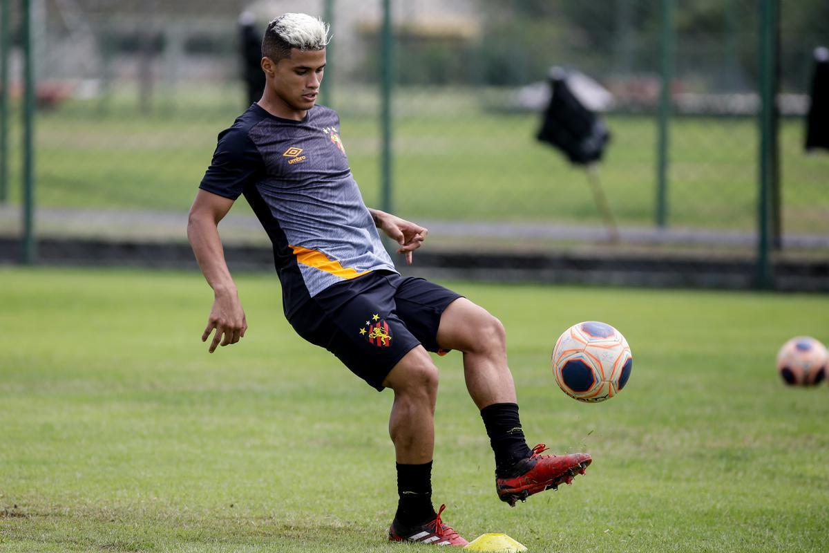 Nesta quinta-feira, sob o comando do treinador Daniel Paulista, Sport realizou primeiro trabalho ttico aps retorno s atividades