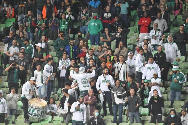 Fotos do jogo entre Amrica e Fluminense, no Independncia, em Belo Horizonte, pela 12 rodada do Campeonato Brasileiro
