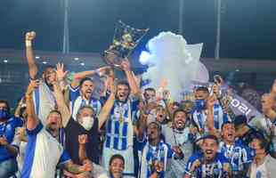CSA - Campeo do Campeonato Alagoano (12 jogos, 5 vitrias, 6 empates e 1 derrota - 58,33% de aproveitamento)