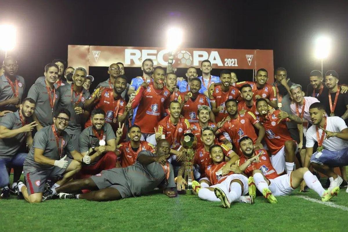 Tombense: 5 jogos, 2 vitrias, 1 empate e 2 derrotas - 46,7% de aproveitamento dos pontos disputados. O time marcou 5 gols e sofreu 6 no Campeonato Mineiro