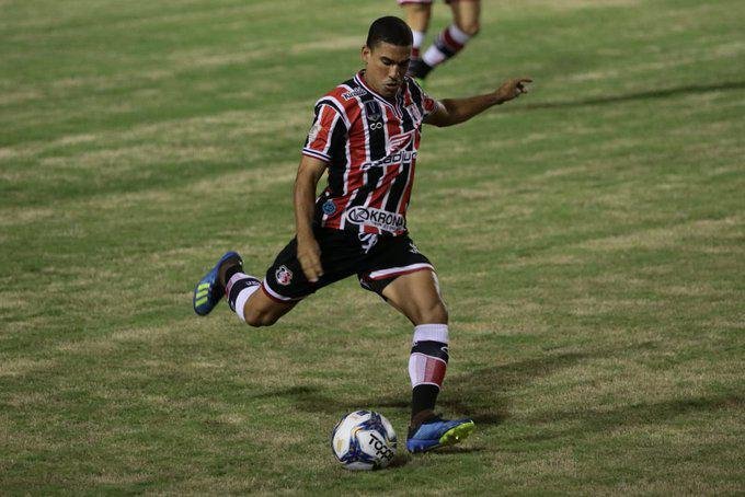 Confiança e Santa Cruz jogam em Feira de Santana na noite deste sábado. Partida vale uma vaga na semifinal da Copa do Nordeste