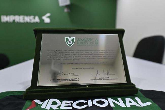 Felipe Azevedo completou 100 jogos com a camisa do Amrica