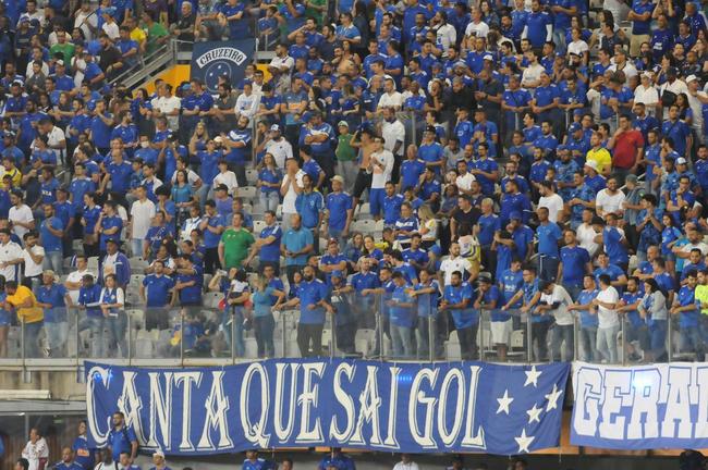Torcida do Cruzeiro deu show mais uma vez e lotou o Mineiro na partida contra o CRB pela 11 rodada da Srie B