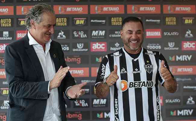 Sérgio Coelho revelou as premissas para a contratação de Mohamed, apresentado nesta terça-feira