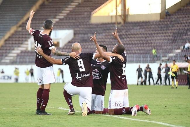Ferroviria venceu com trs gols de Michel, dois de Welinton Torro (ex-Cruzeiro), um de Bruno Xavier, um de Tony (ex-Amrica) e um de Jhoninha