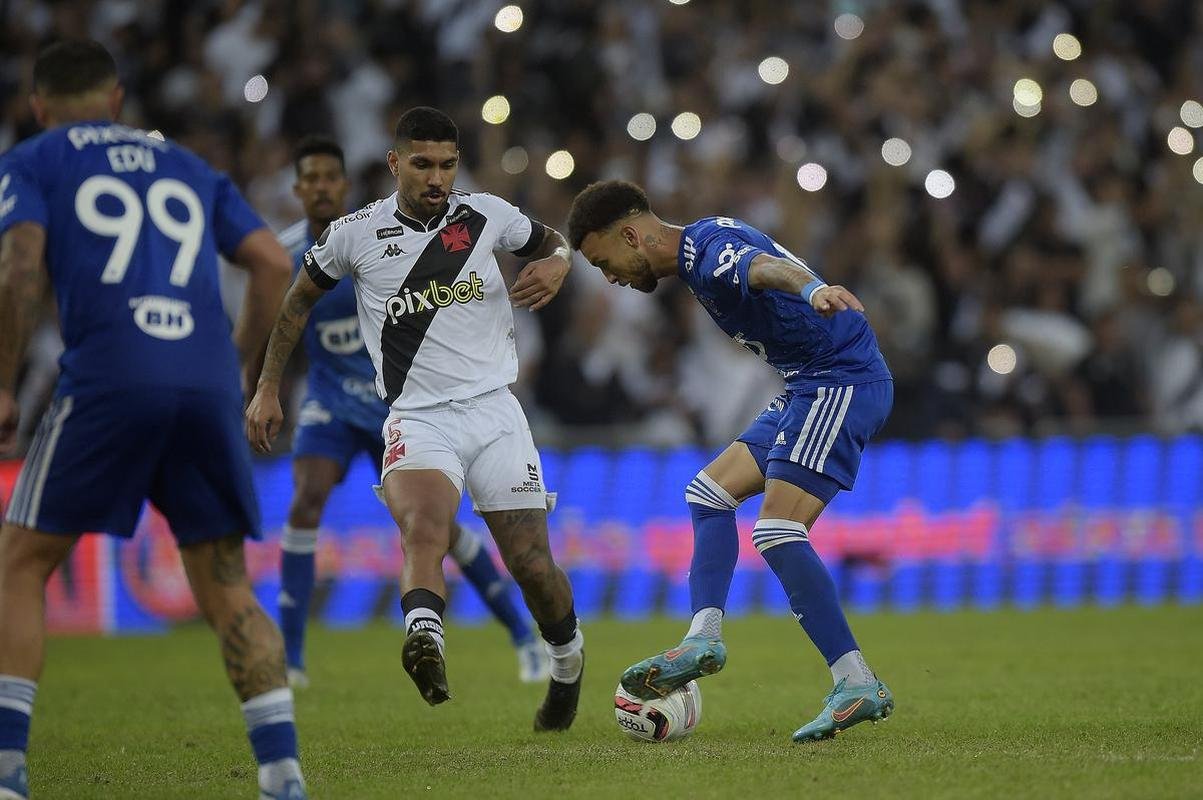 Fotos do jogo entre Vasco e Cruzeiro, no Maracan, pela Srie B do Brasileiro