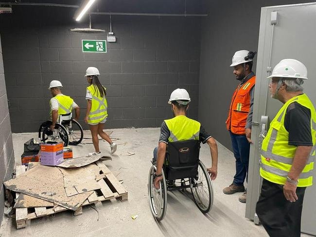 Fotos da visita feita por pessoas com deficincia na Arena MRV, nesta quinta-feira (9/2)
