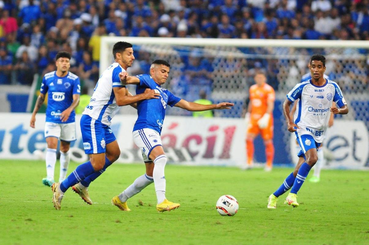 Cruzeiro 3 x 2 CSA: veja fotos do jogo da taa