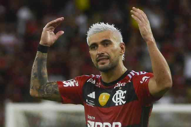 Arrascaeta chegou ao Cruzeiro em janeiro de 2015 e foi vendido ao Flamengo em janeiro de 2019