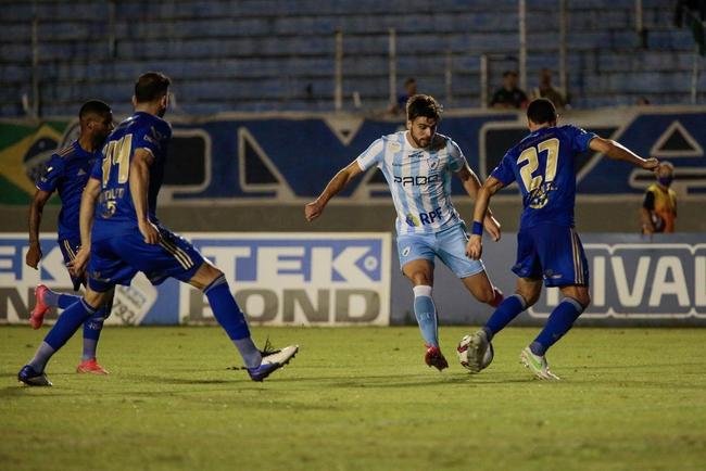 Fotos do jogo entre Londrina e Cruzeiro no Estdio do Caf, em Londrina, pela 34 rodada da Srie B do Brasileiro