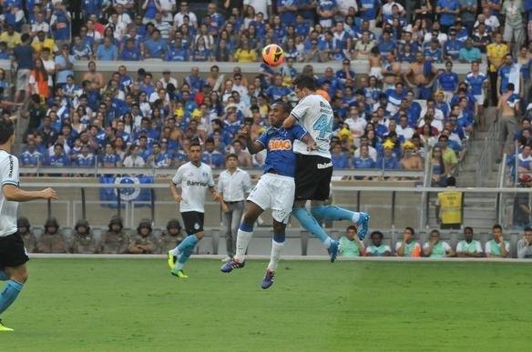 Partida vlida pela 33 rodada do Brasileiro, no Mineiro