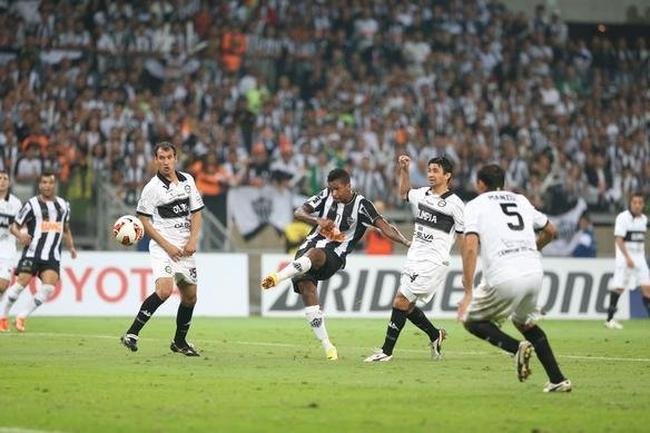 Imagens da partida final da Libertadores entre Atltico e Olimpia