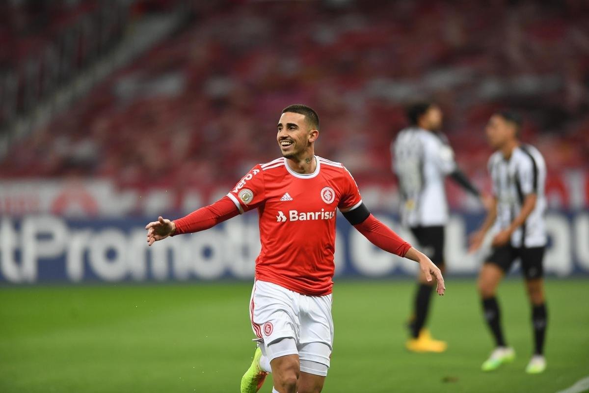 Thiago Galhardo fez o gol do Inter no Beira-Rio