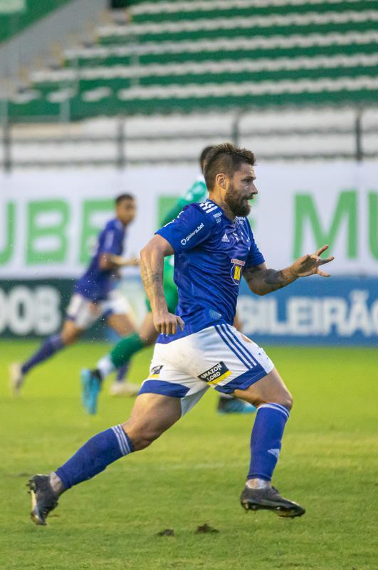 Fotos do jogo entre Juventude e Cruzeiro, em Caxias do Sul, pela Série B