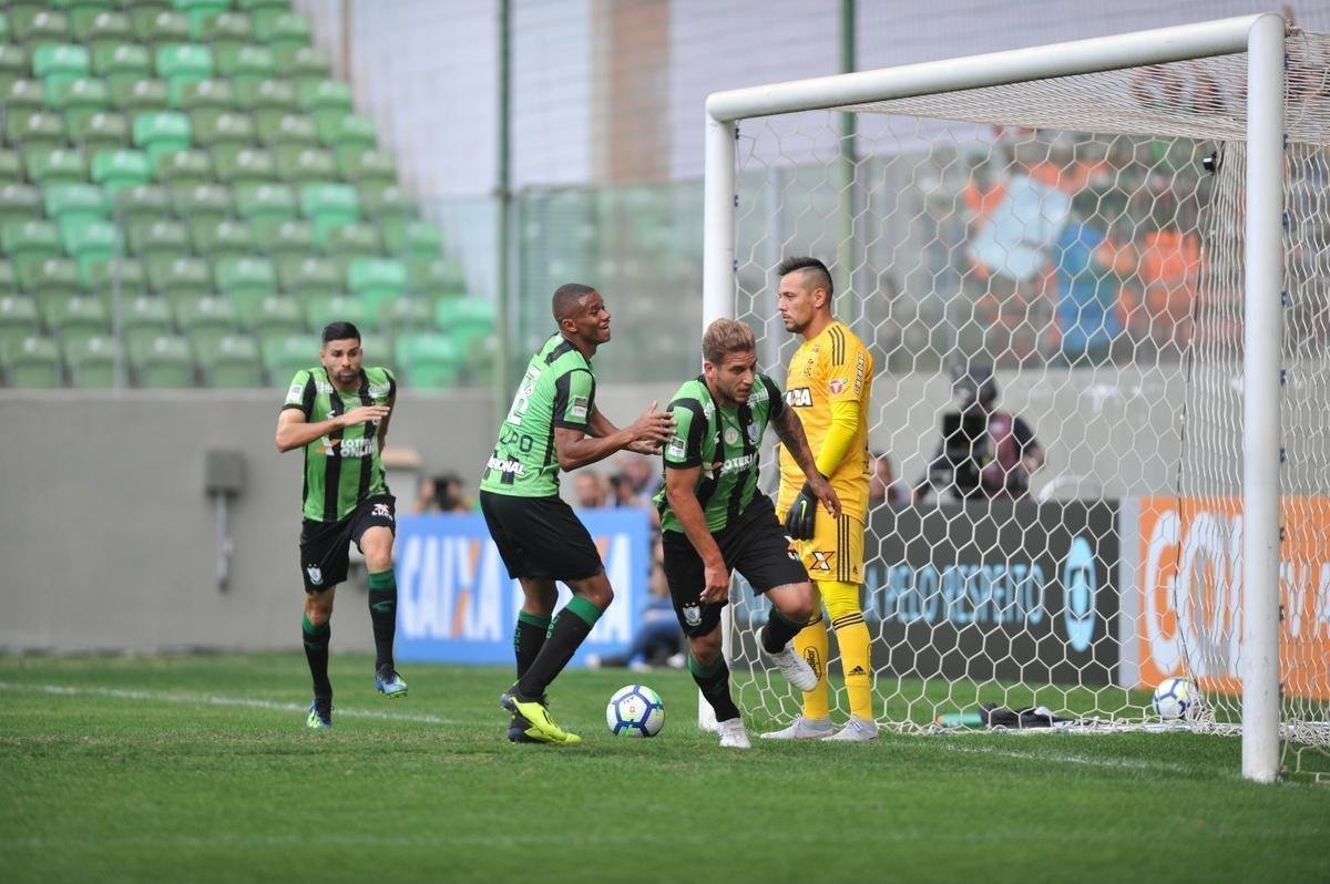 Fotos de Amrica x Flamengo, no Independncia, pela 21 rodada do Brasileiro