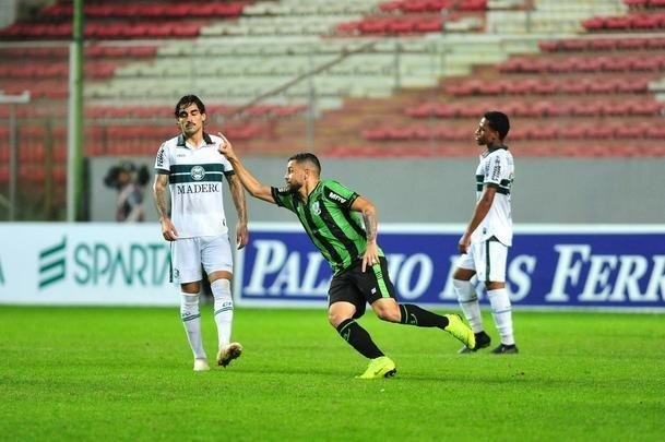 Equipes se enfrentaram nesta segunda-feira, s 20h, pela sexta rodada da Srie B do Brasileiro