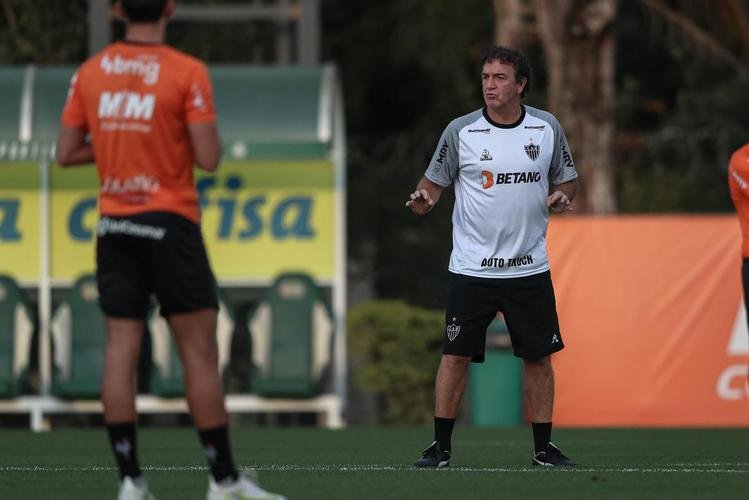 Cuca orientou atividade no CT do Palmeiras, na Barra Funda, em So Paulo 