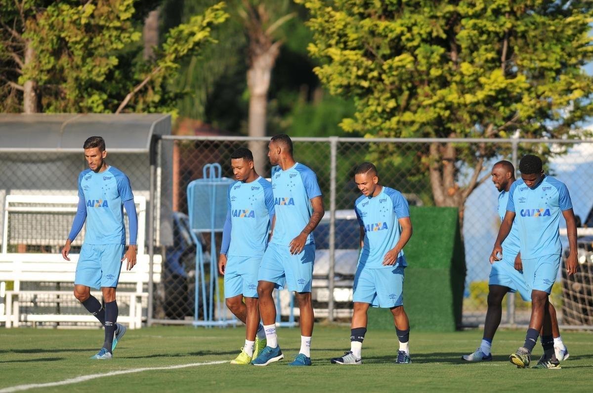 Aps conquistar o Mineiro, jogadores do Cruzeiro voltaram ao trabalho nesta tera-feira