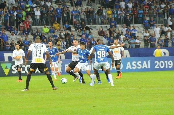 Fotos de Cruzeiro x Corinthians, no Mineiro, pela oitava rodada do Campeonato Brasileiro