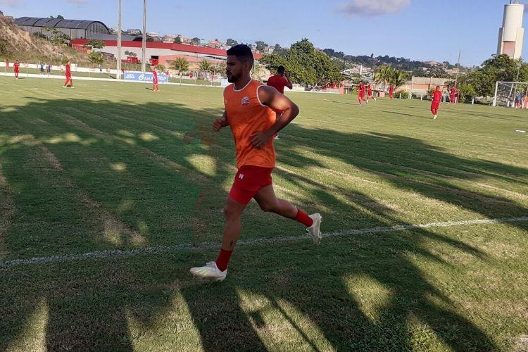 Bryan fica prximo de retorno ao Nutico; Rafael Dumas, Paiva e Djavan iniciam transio