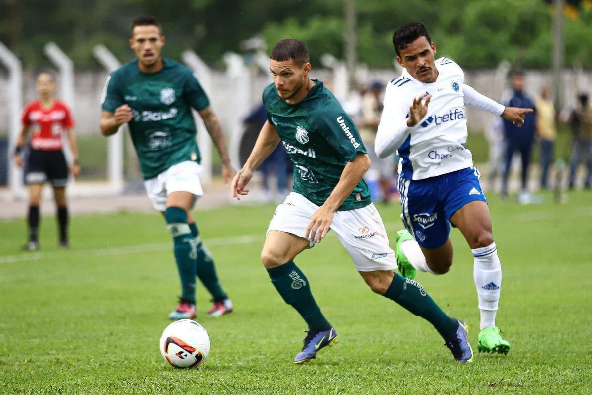 Fotos do jogo entre Caldense x Cruzeiro, no est�dio Ronald�o, em Po�os de Caldas, pela 7� rodada do Campeonato Mineiro