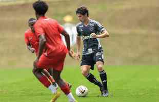 No segundo jogo-treino, Galo venceu por 3 a 0, com gols de Pavn e Eduardo Sasha, duas vezes