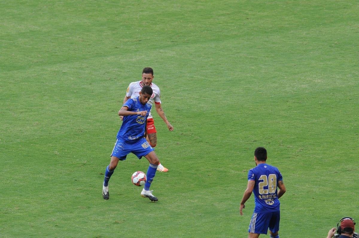 Fotos do empate por 0 a 0 entre Cruzeiro e Tombense, no Mineiro, em Belo Horizonte, pela sexta rodada do Campeonato Mineiro de 2021. Goleiro cruzeirense Fbio pegou um pnalti cobrado por Paulinho Dias e evitou o revs.