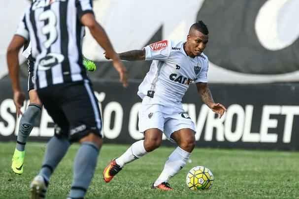Atltico  derrotado pelo Botafogo, pela 31 rodada do Brasileiro, e fica mais distante do ttulo