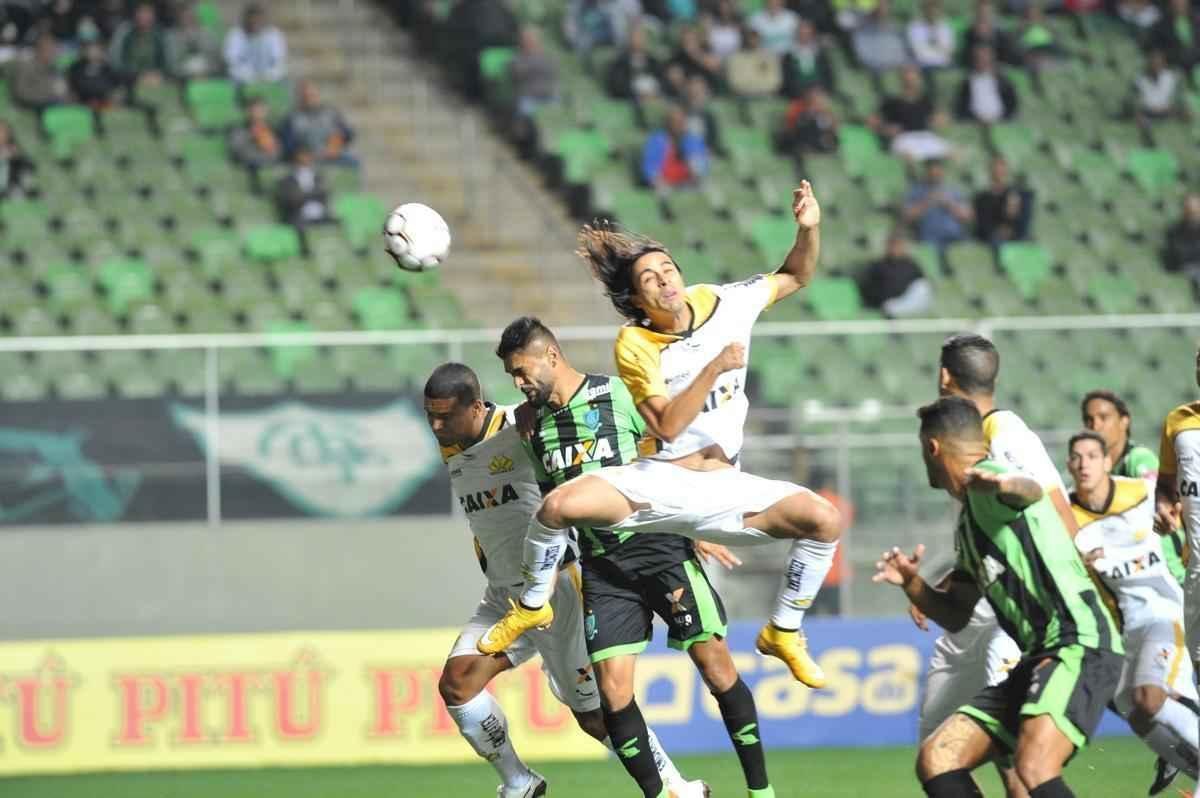 Imagens da partida entre Amrica e Cricima, no Independncia, pela Srie B do Brasileiro