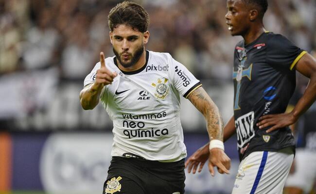 Yuri Alberto abriu o placar aos 20 minutos do primeiro tempo
